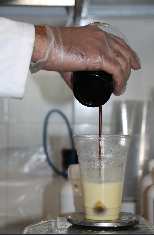 نمونه جمع‌شدگی فوم سخت و تغییر شکل ساختار